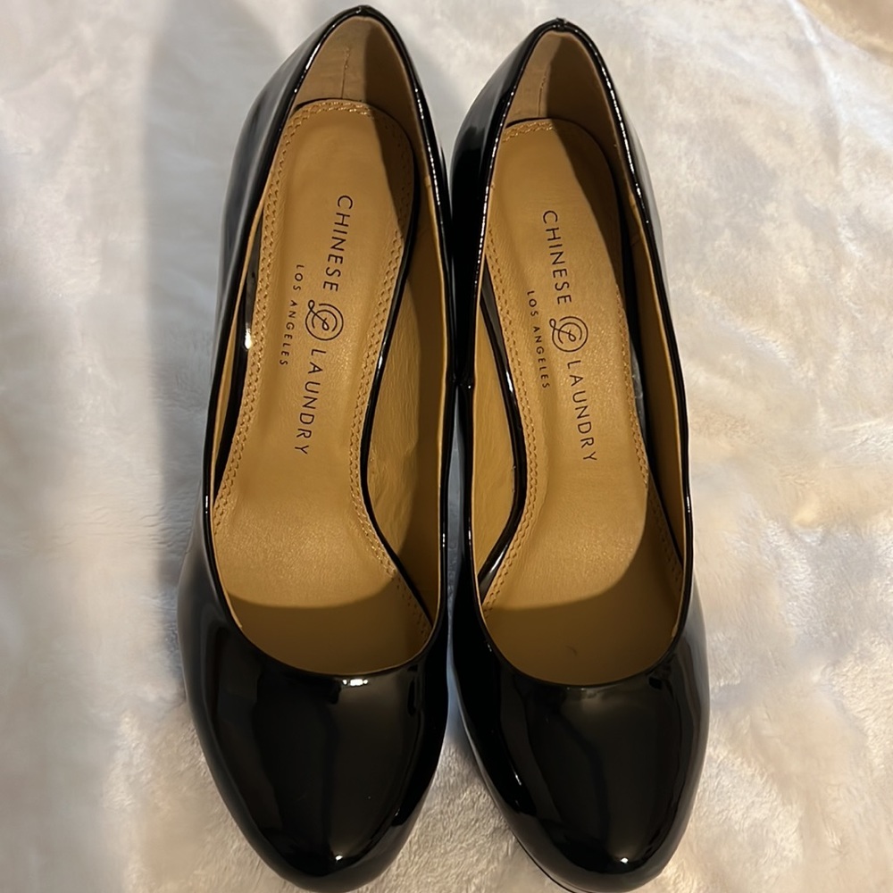 Size 8 women black sheer high heels